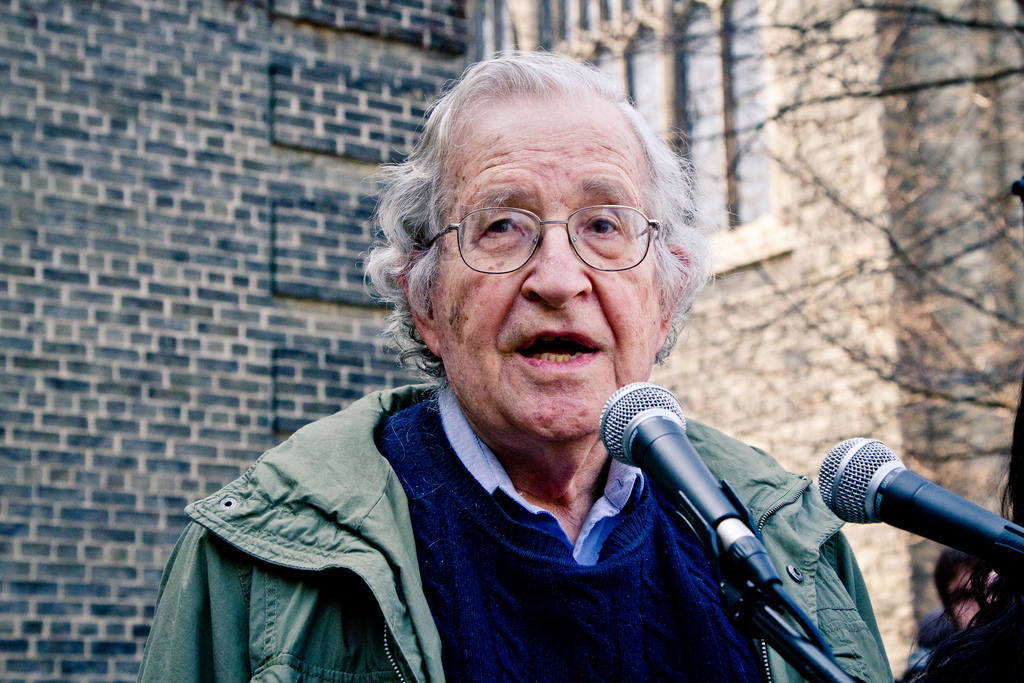Noam Chomsky: “La gente ya no cree en los&nbsp;hechos”