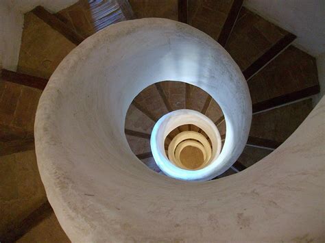 La subjetividad en la espiral de la época: comentario sobre el libro de Jacques-Alain Miller “Polémica&nbsp;Política”